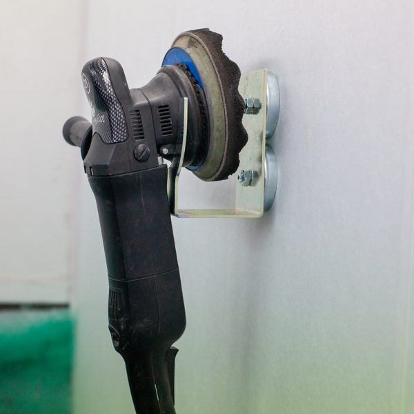 Supporto magnetico per levigatrici e tubo di aspirazione polveri - immagine 3
