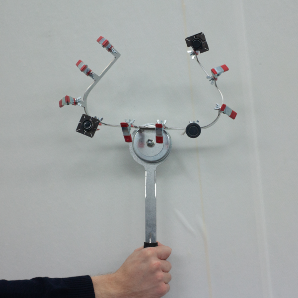 Supporto magnetico per la verniciatura di sensori di parcheggio - immagine 3